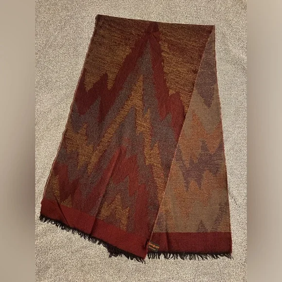 RARE•VINTAGE•YVES SAINT LAURENT 🧣 - Picture 4 of 9